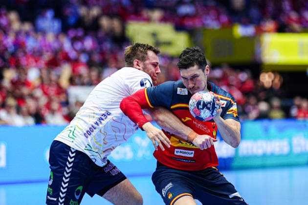 Vetle Eck Aga (Norwegen, 03), Alex Dujshebaev (Spanien, 10) DEN, Spanien vs, Norwegen, Handball, EHF Europameisterschaft 2026, Hauptrunde, Spieltag 1, 22.01.2026 DEN, Spanien vs, Norwegen, Handball, EHF Europameisterschaft 2026, Hauptrunde, Spieltag 1, 22.01.2026 Herning Copyright: xEibner-Pressefoto MarcelxvonxFehrnx EP_MFN