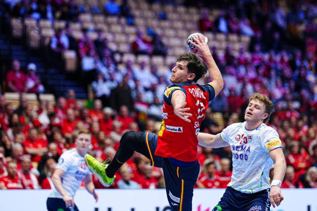 Wurf Tor Victor Romero (Spanien, 37) DEN, Spanien vs, Norwegen, Handball, EHF Europameisterschaft 2026, Hauptrunde, Spieltag 1, 22.01.2026 DEN, Spanien vs, Norwegen, Handball, EHF Europameisterschaft 2026, Hauptrunde, Spieltag 1, 22.01.2026 Herning Copyright: xEibner-Pressefoto MarcelxvonxFehrnx EP_MFN