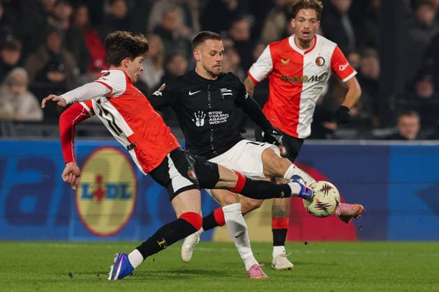 2026-01-22 Feyenoord v SK Sturm Graz - UEFA Europa League, League phase, MD7 ROTTERDAM, NETHERLANDS - JANUARY 22: Tomi Horvat of SK Sturm Graz battles for the ball with Jordan Bos of Feyenoord during the UEFA Europa League, League phase, MD7 match between Feyenoord and SK Sturm Graz at Stadion Feijenoord on January 22, 2026 in Rotterdam, Netherlands. Rotterdam Stadion Feijenoord Netherlands Content not available for redistribution in The Netherlands directly or indirectly through any third parties. Copyright: xHansxvanxderxValkx