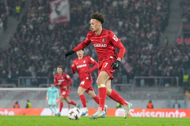 Derry Scherhant (SC Freiburg, 07) am Ball , Deutschland, Fussball, UEFA Europa League, 7.Spieltag, Ligaphase, 2025 2026, SC Freiburg vs. Maccabi Tel Aviv, 22.01.2026, Europa-Park Stadion, Freiburg, Deutschland Freiburg Europa-Park Stadion Baden-Württemberg Deutschland Copyright: xArnexAmbergx