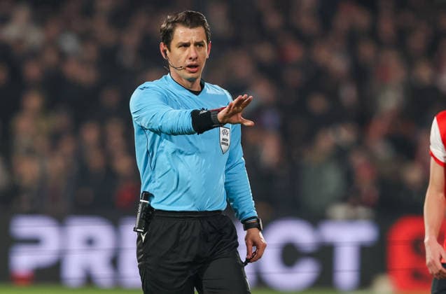 2026-01-22 Feyenoord v SK Sturm Graz - UEFA Europa League, League phase, MD7 ROTTERDAM, NETHERLANDS - JANUARY 22: Referee Umut Meler gestures during the UEFA Europa League, League phase, MD7 match between Feyenoord and SK Sturm Graz at Stadion Feijenoord on January 22, 2026 in Rotterdam, Netherlands. Rotterdam Stadion Feijenoord Netherlands Content not available for redistribution in The Netherlands directly or indirectly through any third parties. Copyright: xHansxvanxderxValkx