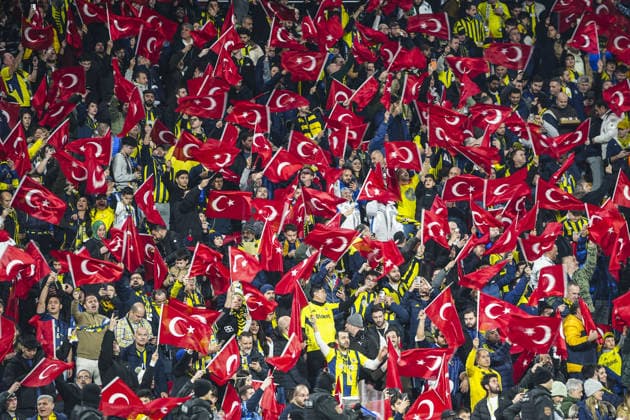 Fenerbahce v Aston Villa - UEFA Europa League ISTANBUL, TURKIYE - JANUARY 22: Fenerbahce fans support their team with Turkish flags during the UEFA Europa League match between Fenerbahce and Aston Villa at Chobani Stadium in Istanbul, Turkiye, on January 22, 2026. Agit Erdi Ulukaya Anadolu Istanbul Turkey. Editorial use only. Please get in touch for any other usage.  Copyright: x2026xAnadoluxAgitxErdixUlukayax
