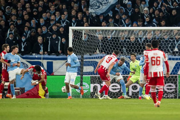 260122 Pontus Jansson and goalkeeper Melker Ellborg of Malmö FF during the UEFA Europa League football match between Malmö FF and Crvena Zvezda on January 22, 2026 in Malmö. Photo: Petter Arvidson BILDBYRAN kod PA PA1132 fotboll football soccer fotball uefa europa league europa league malmö ff crvena zvezda bbeng röda stjärnan Copyright: PETTERxARVIDSON BB260122PA110