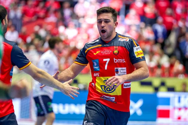22.01.2026, Handball, Men s EHF EURO 2026, Spanien - Norwegen, Jyske Bank Boxen in Herning, Dänemark, Main Round: Jan Gurri Aregay (Espania 07) jubelnd Dänemark