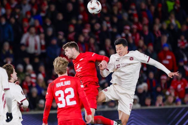 UEFA Europa League SK Brann FC Midtjylland Bergen 20260122 Branns Jacob Lungi Sorensen and FC Midtjylland Gue sung Cho in the UEFA Europa League match between SK Brann and FC Midtjylland at Brann Stadium Photo Paul S Amundsen NTB Bergen Norway EDITORIAL USE ONLY RESTRICTED USE FOR BETTING COMPANIES  Copyright: xPaulxS.xAmundsenx xNTBx