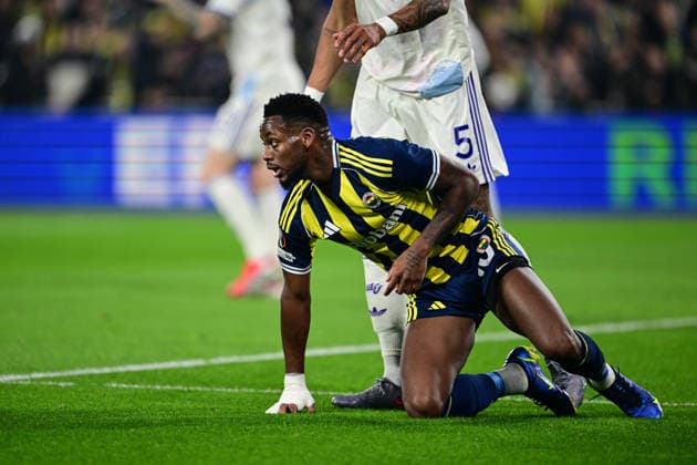 Fenerbahce v Aston Villa - UEFA Europa League ISTANBUL, TURKIYE - JANUARY 22: Jhon Duran (front) of Fenerbahce in action against Tyrone Mings (back) of Aston Villa during the UEFA Europa League week 7 football match between Fenerbahce and Aston Villa at Chobani Stadium in Istanbul, Turkiye, on January 22, 2026. Oguz Yeter Anadolu Istanbul Turkey. Editorial use only. Please get in touch for any other usage.  Copyright: x2026xAnadoluxOguzxYeterx