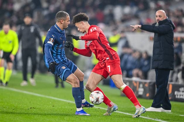 Saied Abu Farchi (Maccabi Tel-Aviv FC) und Derry Scherhant (SC Freiburg) battle for the ball during the UEFA Europa League 2025 26 League Phase MD7 match between SC Freiburg and Maccabi Tel-Aviv FC at Stadion am Wolfswinkel on January 22, 2026 in Freiburg im Breisgau, Germany. (Photo by Harry Langer DeFodi Images) -
