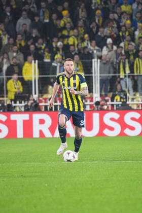 ISTANBUL, TURKEY - JANUARY 22: Milan Skriniar of Fenerbahce controls the ball during the UEFA Europa League 2025 26 League Phase MD7 match between Fenerbahce SK and Aston Villa FC at Fenerbahce Sükrü Saracoglu Spor Kompleksi Chobani Stadium on January 22, 2026 in Istanbul, Turkey. Istanbul Turkey Copyright: xSeskimphotox FBahce-AVilla-220126 (15)