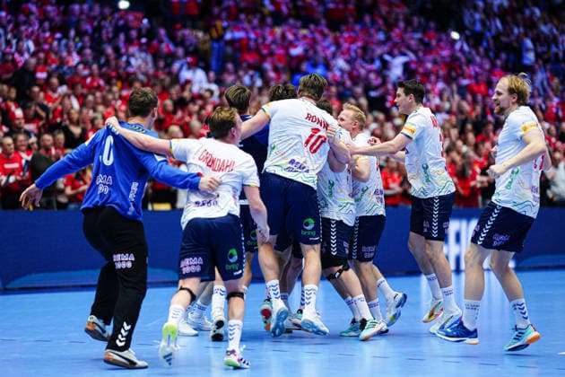 Norwegen jubelt Jubel nach Sieg Spielende DEN, Spanien vs, Norwegen, Handball, EHF Europameisterschaft 2026, Hauptrunde, Spieltag 1, 22.01.2026 DEN, Spanien vs, Norwegen, Handball, EHF Europameisterschaft 2026, Hauptrunde, Spieltag 1, 22.01.2026 Herning Copyright: xEibner-Pressefoto MarcelxvonxFehrnx EP_MFN