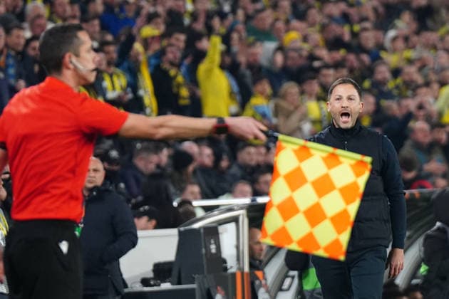 ISTANBUL, TURKEY - JANUARY 22: Coach Domenico Tedesco of Fenerbahce reacts during the UEFA Europa League 2025 26 League Phase MD7 match between Fenerbahce SK and Aston Villa FC at Fenerbahce Sükrü Saracoglu Spor Kompleksi Chobani Stadium on January 22, 2026 in Istanbul, Turkey. Istanbul Turkey Copyright: xSeskimphotox FBahce-AVilla-220126 (46)