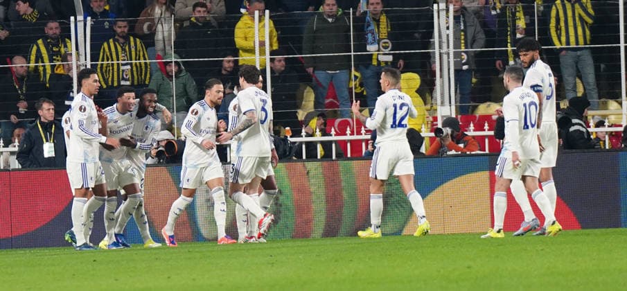 ISTANBUL, TURKEY - JANUARY 22: Jadon Sancho (19) of Aston Villa celebrates after scoring the first goal of his team with teammates during during the UEFA Europa League 2025 26 League Phase MD7 match between Fenerbahce SK and Aston Villa FC at Fenerbahce Sükrü Saracoglu Spor Kompleksi Chobani Stadium on January 22, 2026 in Istanbul, Turkey. Istanbul Turkey Copyright: xSeskimphotox FBahce-AVilla-220126 (61)