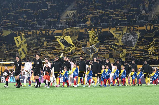 BERN, SWITZERLAND - JANUARY 22: Both teams enter the field during the UEFA Europa League 2025 26 League Phase MD7 match between BSC Young Boys and Olympique Lyonnais at Stadion Wankdorf on January 22, 2026 in Bern, Switzerland. Bern Stadion Wankdorf Bern Switzerland Copyright: xJustPictures.ch ManuelxWinterbergerx jp-en-EuSpIm-MWI_6659