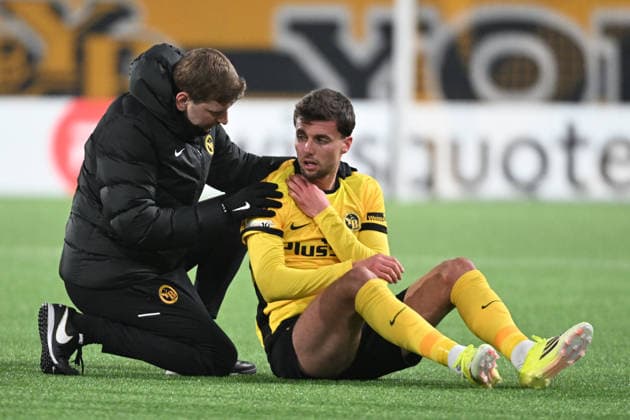 BERN, SWITZERLAND - JANUARY 22: Darian Males of Young Boys is injured on the groundduring the UEFA Europa League 2025 26 League Phase MD7 match between BSC Young Boys and Olympique Lyonnais at Stadion Wankdorf on January 22, 2026 in Bern, Switzerland. Bern Stadion Wankdorf Bern Switzerland Copyright: xJustPictures.ch ManuelxWinterbergerx jp-en-EuSpIm-MWI_6708