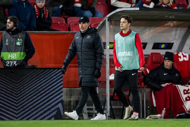 260122 Head coach Freyr Alexandersson and Felix Horn Myhre of Brann during the UEFA Europa League football match between Brann and Midtjylland on January 22, 2026 in Bergen. Photo: Marius Simensen BILDBYRAN COP 238 MM0054 bbeng fotboll football soccer fotball uefa europa league brann midtjylland Copyright: MARIUSxSIMENSEN BB260122ZC023
