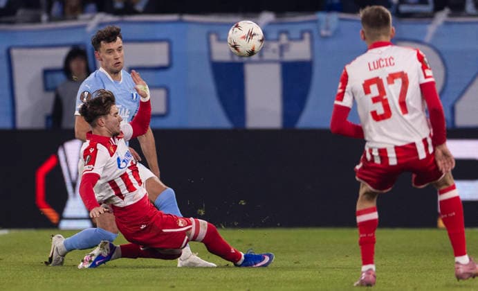 Malmö s Colin Rösler and Crvena Zvezda s Vasilij Kostov during Thursday s Uefa Europa League football match between Malmö FF and Crvena Zvezda at Eleda Stadium in Malmö, Sweden, January 22, 2026. MALMÖ SWEDEN x10600x