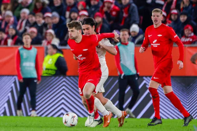 UEFA Europa League SK Brann FC Midtjylland Bergen 20260122 Branns Jacob Lungi Sorensen and FC Midtjyllands Aral Simsir in the UEFA Europa League match between SK Brann and FC Midtjylland at Brann Stadium Photo Paul S Amundsen NTB Bergen Norway EDITORIAL USE ONLY RESTRICTED USE FOR BETTING COMPANIES  Copyright: xPaulxS.xAmundsenx xNTBx