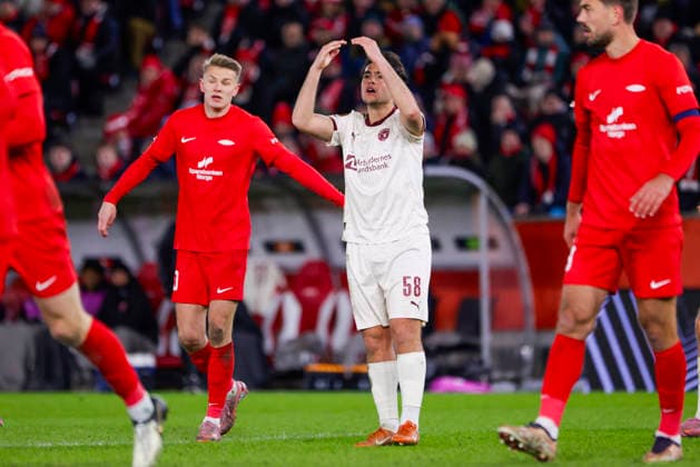 UEFA Europa League SK Brann FC Midtjylland Bergen 20260122 Branns Emil Kornvig and FC Midtjyllands Aral Simsir in the UEFA Europa League match between SK Brann and FC Midtjylland at Brann Stadium Photo Paul S Amundsen NTB Bergen Norway EDITORIAL USE ONLY RESTRICTED USE FOR BETTING COMPANIES  Copyright: xPaulxS.xAmundsenx xNTBx