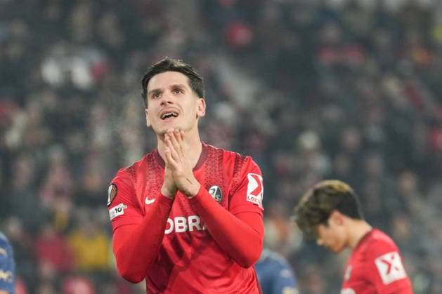 UEFA Europa League: SC Freiburg vs Maccabi Tel Aviv, 11.12.2026 Igor Matanovic (SC Freiburg, 31) der sich über die vergebe Chance ärgert UEFA Europa League: SC Freiburg vs Maccabi Tel Aviv, Europa-Park-Stadion, 11.12.2026 Copyright: xBEAUTIFULxSPORTS Boscox