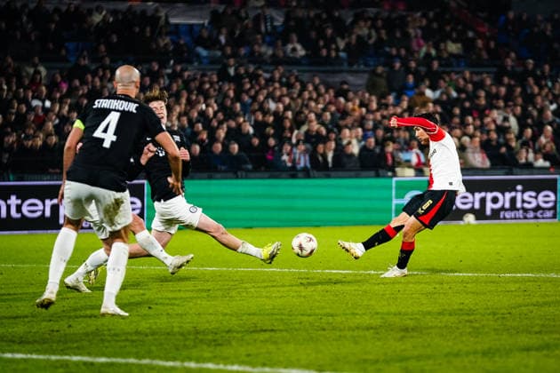 UEFA Europa League: Feyenoord v SK Sturm Graz Rotterdam - In-beom Hwang of Feyenoord Rotterdam during the seventh match of the UEFA Europa League 2025 2026. The match is set between Feyenoord and SK Sturm Graz at Stadion Feijenoord De Kuip on 22 January 2026 in Rotterdam, The Netherlands. (VK Sportphoto Danny de Groot) Copyright: xDannyxdexGrootx