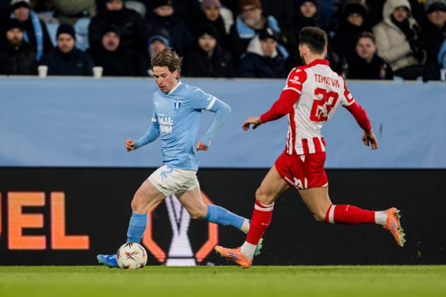 260122 Johan Karlsson of Malmö FF during the UEFA Europa League football match between Malmö FF and Crvena Zvezda on January 22, 2026 in Malmö. fotboll football soccer fotball uefa europa league europa league malmö ff crvena zvezda bbeng röda stjärnan bbauto Copyright: PETTERxARVIDSON BB260122PA149