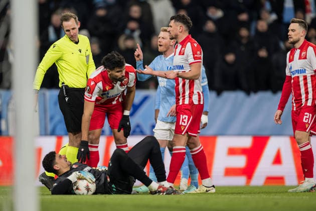 260122 goalkeeper Matheus of Crvena Zvezda and Anders Christiansen of Malmö FF during the UEFA Europa League football match between Malmö FF and Crvena Zvezda on January 22, 2026 in Malmö. fotboll football soccer fotball uefa europa league europa league malmö ff crvena zvezda bbeng röda stjärnan bbauto Copyright: PETTERxARVIDSON BB260122PA153