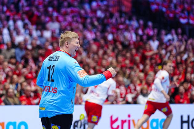 Jubel nach Parade Emil Nielsen (Daenemark, 12) DEN, Frankreich vs. Daenemark, Handball, EHF Europameisterschaft 2026, Hauptrunde, Spieltag 1, 22.01.2026 DEN, Frankreich vs. Daenemark, Handball, EHF Europameisterschaft 2026, Hauptrunde, Spieltag 1, 22.01.2026 Herning Copyright: xEibner-Pressefoto MarcelxvonxFehrnx EP_MFN