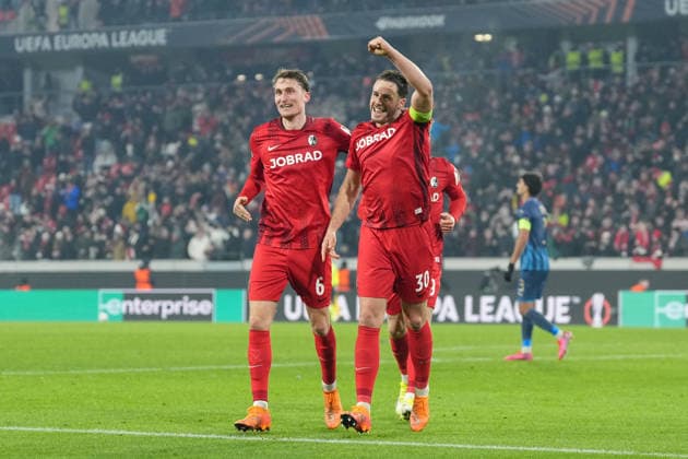 Patrick Osterhage (SC Freiburg, 06), Christian Günter Christian Guenter (SC Freiburg, 30) Torjubel, Emotionen, Torschuss, Abschluss, Torerfolg, Tor, Treffer , Deutschland, Fussball, UEFA Europa League, 7.Spieltag, Ligaphase, 2025 2026, SC Freiburg vs. Maccabi Tel Aviv, 22.01.2026, Europa-Park Stadion, Freiburg, Deutschland Freiburg Europa-Park Stadion Baden-Württemberg Deutschland Copyright: xArnexAmbergx