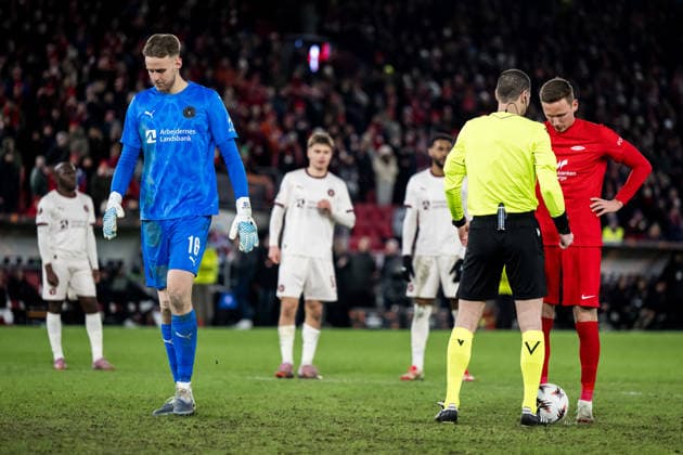 260122 Goalkeeper Elias Rafn Olafsson of Midtjylland during the UEFA Europa League football match between Brann and Midtjylland on January 22, 2026 in Bergen. Photo: Marius Simensen BILDBYRAN COP 238 MM0054 bbeng fotboll football soccer fotball uefa europa league brann midtjylland Copyright: MARIUSxSIMENSEN BB260122ZW043