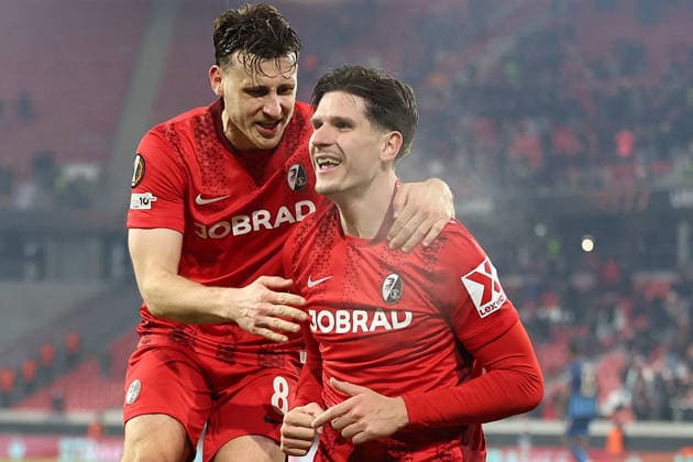 22.01.2026, xrekx, Fussball UEFA Europa League, SC Freiburg - Maccabi Tel Aviv v.l. Torjubel nach dem Tor zum celebrating the goal celebrate 1:0 durch Igor Matanovic (SC Freiburg) mit Maximilian Eggestein (SC Freiburg) (DFL DFB REGULATIONS PROHIBIT ANY USE OF PHOTOGRAPHS as IMAGE SEQUENCES and or QUASI-VIDEO) Freiburg