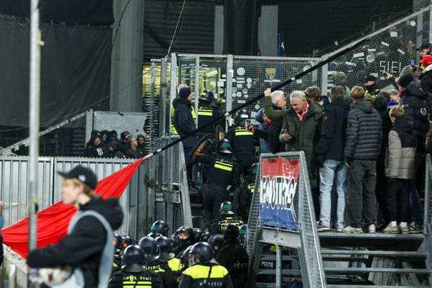 UTRECHT , 22-01-2026 , stadium Galgenwaard , season 2025 2026 , UEFA Europa League football , League phase matchday 7 , match between FC Utrecht and KRC Genk , Pictures shows , police, away fans, Utrecht - Genk  x201001017x Copyright: