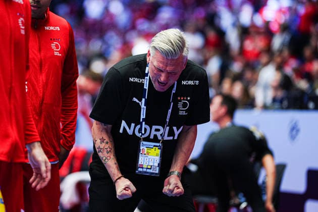 Nikolaj Jacobsen (Daenemark, Trainer) wuetend DEN, Frankreich vs. Daenemark, Handball, EHF Europameisterschaft 2026, Hauptrunde, Spieltag 1, 22.01.2026 DEN, Frankreich vs. Daenemark, Handball, EHF Europameisterschaft 2026, Hauptrunde, Spieltag 1, 22.01.2026 Herning Copyright: xEibner-Pressefoto MarcelxvonxFehrnx EP_MFN