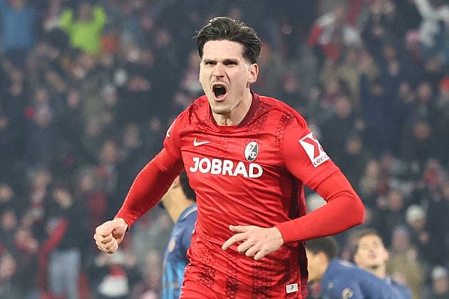 22.01.2026, xrekx, Fussball UEFA Europa League, SC Freiburg - Maccabi Tel Aviv v.l. Torjubel nach dem Tor zum celebrating the goal celebrate 1:0 durch Igor Matanovic (SC Freiburg) (DFL DFB REGULATIONS PROHIBIT ANY USE OF PHOTOGRAPHS as IMAGE SEQUENCES and or QUASI-VIDEO) Freiburg