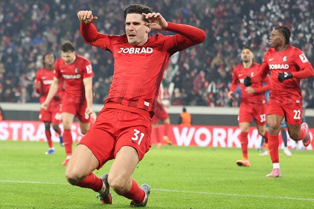 22.01.2026, xrekx, Fussball UEFA Europa League, SC Freiburg - Maccabi Tel Aviv v.l. Torjubel nach dem Tor zum celebrating the goal celebrate 1:0 durch Igor Matanovic (SC Freiburg) (DFL DFB REGULATIONS PROHIBIT ANY USE OF PHOTOGRAPHS as IMAGE SEQUENCES and or QUASI-VIDEO) Freiburg