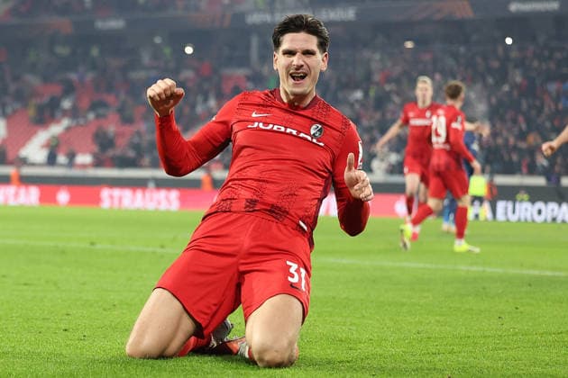 22.01.2026, xrekx, Fussball UEFA Europa League, SC Freiburg - Maccabi Tel Aviv v.l. Torjubel nach dem Tor zum celebrating the goal celebrate 1:0 durch Igor Matanovic (SC Freiburg) (DFL DFB REGULATIONS PROHIBIT ANY USE OF PHOTOGRAPHS as IMAGE SEQUENCES and or QUASI-VIDEO) Freiburg
