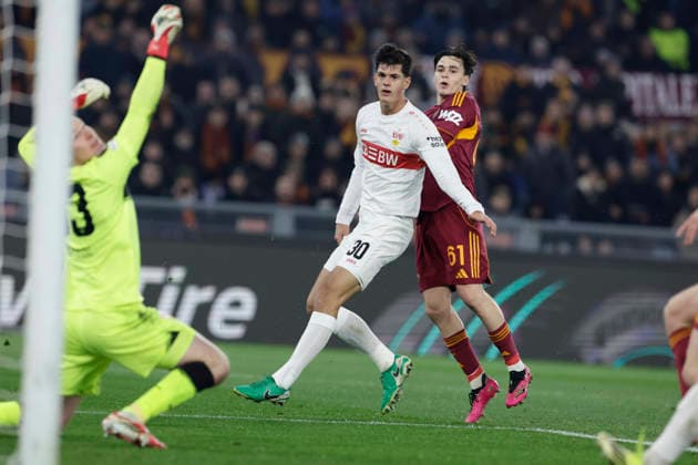 UEFA Europa League phase match day 7 AS Roma vs VfB Stuttgart Roma™s Italian midfielder Niccolo Pisilli scores against Stuttgart goal of 1-0 during UEFA Europa League phase match day 7 between AS Roma vs VfB Stuttgart at Olimpico stadium on November 22, 2026 in Rome, Italy. _BPH0295 Copyright: xAntonioxBalascox