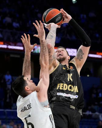 REAL MADRID v AS MONACO. EUROLEAGUE 2025 2026. REGULAR SEASON. ROUND 24. Real Madrid s Alberto Abalde (l) and AS Monaco s Daniel Theis during Euroleague Regular Season Round 24 match. January 22, 2026. (ALTERPHOTOS Acero) MadridSpain  Copyright: xAcerox