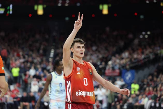 Nenad Dimitrijevic (FC Bayern Basketball, 00) gestikuliert, GER, FC Bayern Basketball vs. Valencia Basket, Basketball, Euroleague, 24. Spieltag, Saison 2025 2026, 22.01.2026, GER, FC Bayern Basketball vs. Valencia Basket, Basketball, Euroleague, 24. Spieltag, Saison 2025 2026, 22.01.2026 Muenchen Copyright: xEibner-Pressefoto JennixMaulx EP_JML
