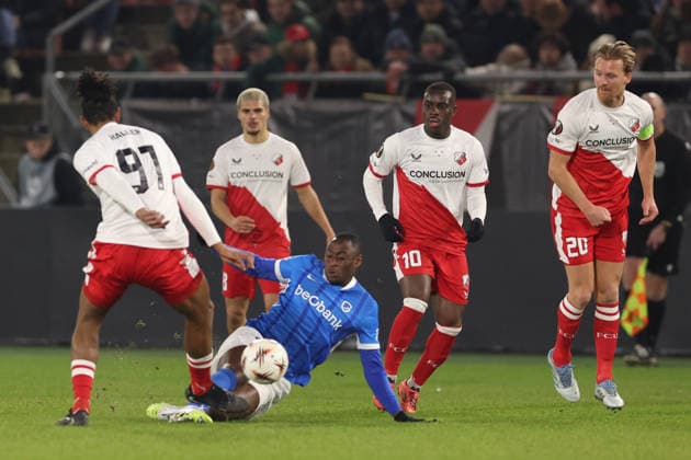 Mujaid Sadick of KRC Genk battles for the ball with Sebastien Haller of FC Utrecht during the match FC Utrecht vs KRC Genk at the De Galgenwaard for the UEFA Europa League season 2025-2026 in UTRECHT, Netherlands on 22 january 2026, (photo by Peter Lous EYE4images DeFodi Images) -