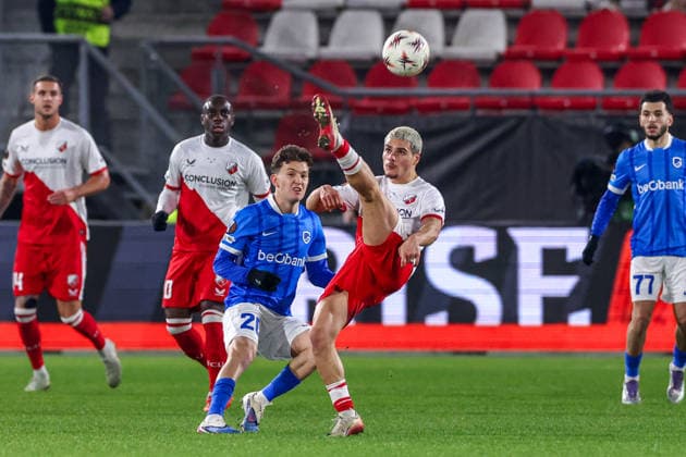 2026-01-22 FC Utrecht v KRC Genk - UEFA Europa League, League phase, MD7 UTRECHT, NETHERLANDS - JANUARY 22: Can Bozdogan of FC Utrecht passes the ball during the UEFA Europa League, League phase, MD7 match between FC Utrecht and KRC Genk at Stadion Galgenwaard on January 22, 2026 in Utrecht, Netherlands. Utrecht Stadion Galgenwaard Netherlands Content not available for redistribution in The Netherlands directly or indirectly through any third parties. Copyright: xBenxGalx