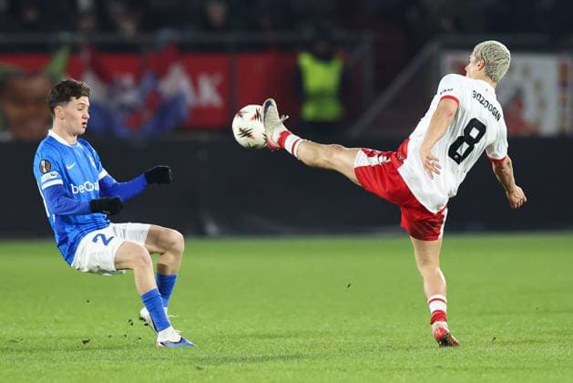 UTRECHT , 22-01-2026 , stadium Galgenwaard , season 2025 2026 , UEFA Europa League football , League phase matchday 7 , match between FC Utrecht and KRC Genk , Pictures shows , Genk player Kayden Pierre, FC Utrecht player Can Bozdogan Utrecht - Genk  x201002841x Copyright: