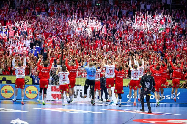 22.01.2026, Handball, Men s EHF EURO 2026, Frankreich - Dänemark, Jyske Bank Boxen in Herning, Dänemark, Main Round: Abschlussjubel nach dem Sieg Dänemarks gegen Frankreich. Dänemark *** 22 01 2026, Handball, Men s EHF EURO 2026, France Denmark, Jyske Bank Boxen in Herning, Denmark, Main Round Final celebration after Denmarks victory against France Denmark