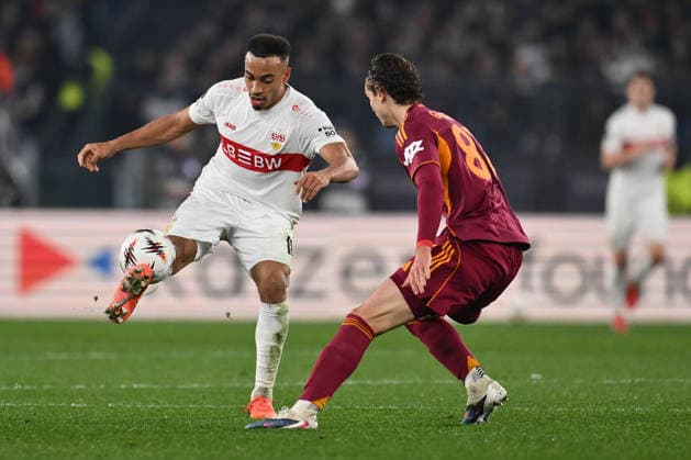 Jamie Leweling of VfB Stuttgart 1893 and Daniele Ghilardi of A.S. Roma are in action during the UEFA Europa League phase day 7 football match between between A.S. Roma and VfB Stuttgart 1893 at the Olympic Stadium on January 22, 2026 in Rome, Italy.  Copyright: xDomenicoxCippitelli IPAxSportx xipa-agency.netx xx IPA_70432317 IPA_Agency_IPA70432317