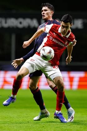 Diego Rodrigues of Sporting Braga and Nicolo Savona of Nottingham Forest Braga v Nottingham Forest, UEFA Europa League, Group Stage, Football, Braga Municipal Stadium, Braga, Portugal - 22 Jan 2026Braga Braga Municipal Stadium Portugal EDITORIAL USE ONLY No use with unauthorised audio, video, data, fixture lists, club league logos or live services. Online in-match use limited to 120 images, no video emulation. No use in betting, games or single club league player publications.  Copyright: xRubenxAlbarran Shutterstockx 16348423ai