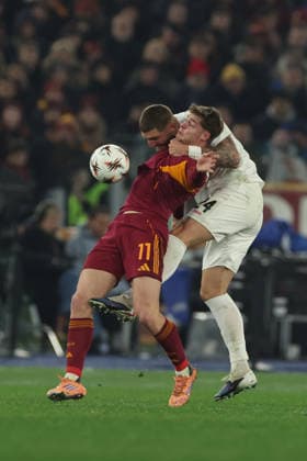 AS Roma v VfB Stuttgart - UEFA Europa League 2025 26 League Phase MD7 Evan Ferguson of Roma and Jeff Chabot of Stuttgart participate in the UEFA Europa League 2025 26 League Phase MD7 match between AS Roma and VfB Stuttgart at Stadio Olimpico in Rome, Italy, on January 22, 2026. Rome Lazio Italy  Copyright: xCiroxDexLucax originalFilename:deluca-asromavv260122_npR7D.jpg