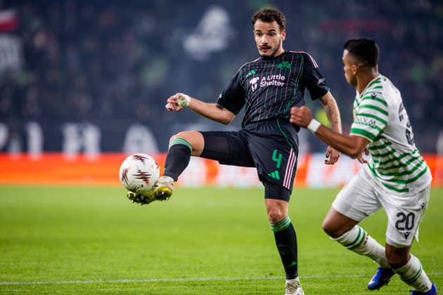 FERENCVAROS - PANATHINAIKOS Cadu of Ferencvaros and Pedro Chirivella of Panathinaikos during the league phase of UEFA Europa league football match between Ferencvarosi TC and Panathinaikos FC. Groupama Arena, Ferencvaros Arena, Budapest, Hungary, January 22, 2026. Photo by Branislav Racko Copyright: xx 080A7166