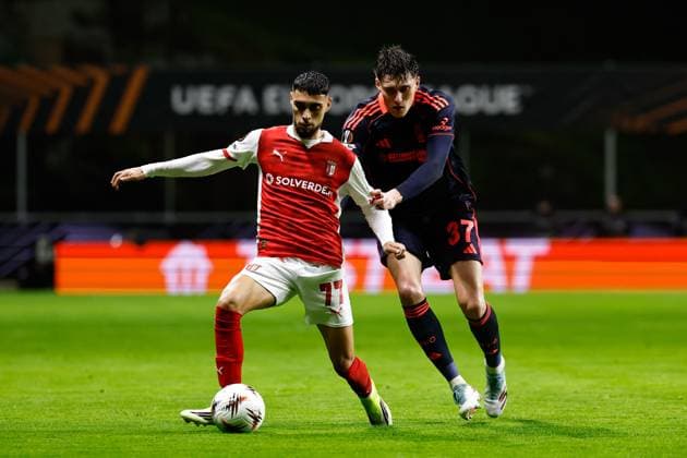 Gabri Martinez of Sporting Braga and Nicolo Savona of Nottingham Forest Braga v Nottingham Forest, UEFA Europa League, Group Stage, Football, Braga Municipal Stadium, Braga, Portugal - 22 Jan 2026Braga Braga Municipal Stadium Portugal EDITORIAL USE ONLY No use with unauthorised audio, video, data, fixture lists, club league logos or live services. Online in-match use limited to 120 images, no video emulation. No use in betting, games or single club league player publications.  Copyright: xRubenxAlbarran Shutterstockx 16348423au