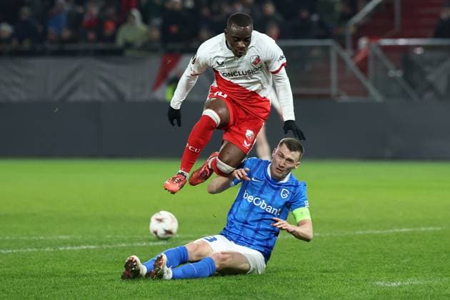UTRECHT , 22-01-2026 , stadium Galgenwaard , season 2025 2026 , UEFA Europa League football , League phase matchday 7 , match between FC Utrecht and KRC Genk , Pictures shows , FC Utrecht player Yoann Cathline, Genk player Bryan Heynen Utrecht - Genk  x201003558x Copyright: