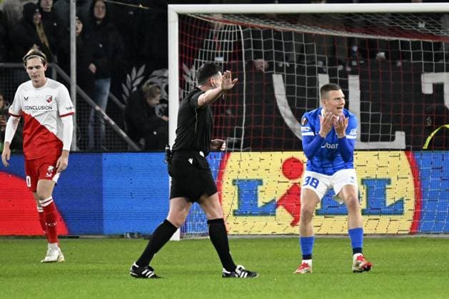 Genk s Daan Heymans looks dejected during a soccer game between Dutch soccer club FC Utrecht and Belgian KRC Genk, on Thursday 22 January 2026 in Utrecht, Netherlands, the seventh game (out of 8) in the league phase of the UEFA Europa League competition. TOM GOYVAERTS TomxGoyvaerts  x157823260x