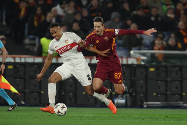 AS Roma v VfB Stuttgart - UEFA Europa League 2025 26 League Phase MD7 Jamie Leweling of Stuttgart and Roma s Daniele Ghilardi participate in the UEFA Europa League 2025 26 League Phase MD7 match between AS Roma and VfB Stuttgart at Stadio Olimpico in Rome, Italy, on January 22, 2026 Rome Lazio Italy  Copyright: xCiroxDexLucax originalFilename:deluca-asromavv260122_npdJQ.jpg