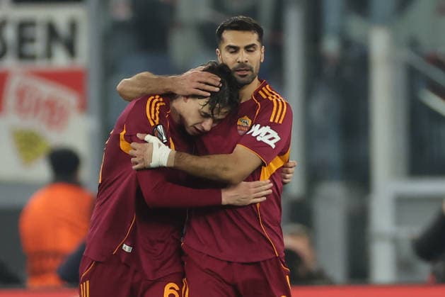 AS Roma v VfB Stuttgart - UEFA Europa League 2025 26 League Phase MD7 Roma s Niccolo Pisilli celebrates after scoring their first goal with Roma s Zeki Celik during the UEFA Europa League 2025 26 League Phase MD7 match between AS Roma and VfB Stuttgart at Stadio Olimpico in Rome, Italy, on January 22, 2026. Rome Lazio Italy  Copyright: xCiroxDexLucax originalFilename:deluca-asromavv260122_npI6B.jpg